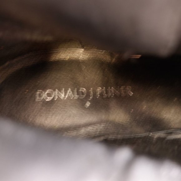 Donald J Pliner Boots‎ Womens 8 M Black Ankle Booties Buckle Strap Side Zip Soft - Picture 10 of 12